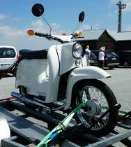 =Schwalbe, gesehen auf dem Parkplatz Fichtelberg im Juli 2016