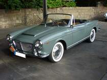 Fiat 1200 Spider. 1959 - 1963. Das von Pininfarina gezeichnete Auto basierte auf dem 1957 vorgestellten Granluce Cabriolet. Der 4-Zylinderreihenmotor leistet 55 PS aus 1221 cm³ Hubraum. 3. Saarner Oldtimer Cup am 03.09.2016.