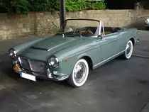 Fiat 1200 Spider. 1959 - 1963. Das von Pininfarina gezeichnete Auto basierte auf dem 1957 vorgestellten Granluce Cabriolet. Der 4-Zylinderreihenmotor leistet 55 PS aus 1221 cm³ Hubraum. 3. Saarner Oldtimer Cup am 03.09.2016.