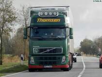 Volvo Sattelzug in der Nähe von Husum am 22.10.2014