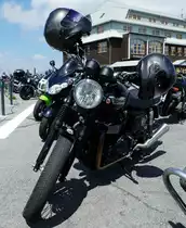 =Triumph steht auf dem Parkplatz Fichtelberg im Juli 2016