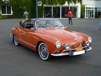 VW Typ 14 Karmann-Ghia Coupe. 1955 - 1973. Der Entwurf dieses zeitlosen Klassikers stammt von Ghia, produziert wurde bei Karmann in Osnabrück. Dieses Typ 14 Coupe wurde 1969 produziert, wurde mit dem 3-Gang Halbautomaticgetriebe ausgeliefert und befindet sich noch immer in Erstbesitz. Der 4-Zylinderboxermotor hat einen Hubraum von 1493 cm³ und leistet 
44 PS. 3. Saarner Oldtimer Cup am 03.09.2016.