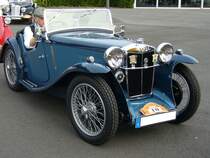 MG PA Roadster. 1934 - 1935. Der intern auch Midget (Zwerg) genannte PA ist mit einem 
4-Zylinderreihenmotor, der aus 847 cm³ Hubraum 36 PS leistet, motorisiert. Neben der Roadsterversion gab es noch eine Coupeversion. 3. Saarner Oldtimer Cup am 03.09.2016.