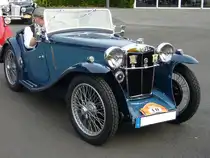 MG PA Roadster. 1934 - 1935. Der intern auch Midget (Zwerg) genannte PA ist mit einem 
4-Zylinderreihenmotor, der aus 847 cm³ Hubraum 36 PS leistet, motorisiert. Neben der Roadsterversion gab es noch eine Coupeversion. 3. Saarner Oldtimer Cup am 03.09.2016.