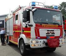 Feuerwehr Neu Isenburg MAN TGM HLF 20/16 (Florian Isenburg 1/46-2) bei einer Jugendfeuerwehrübung am 03.09.16 beim Tag der Offenen Tür