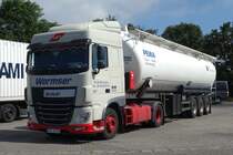 =DAF XF der Firma  WORMSER  steht auf dem Autohof Fulda Nord im Juli 2016