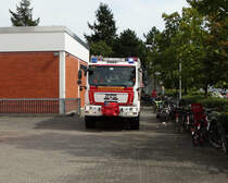 Feuerwehr Neu Isenburg MAN TGM HLF 20/16 (Florian Isenburg 1/46-2) bei der Anfahrt zu einer Jugendfeuerwehrübung am 03.09.16 beim Tag der Offenen Tür