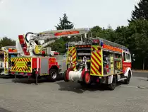 Feuerwehr Neu Isenburg Mercedes Benz HLF3 und MAN DLK 23/12 von hinten am 03.09.16 beim Tag der Offenen Tür