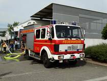 Feuerwehr Neu Isenburg Mercedes Benz TLF 16/25 (Florian Isenburg 1/22) beim einer Jugendfeuerwehrübung 03.09.16 beim Tag der Offenen Tür