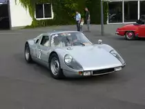 Porsche 904 Carrera GTS in der Straßenversion. 1963 - 1965. Hier wurde einer von 116 gebauten 904 GTS Carrera abgelichtet. Es handelt sich um ein Modell in der Straßenversion. Der 4-Zylinderboxermotor hat einen Hubraum von 1966 cm³ und leistet 156 PS. 3. Saarner Oldtimer Cup am 03.09.2016.