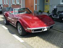 Chevrolet Corvette C3 Stingray Roadster des Modelljahres 1970. Die C3 Baureihe wurde 1967 vorgestellt und lief bis 1982 vom Band. Der V8-motor hat einen Hubraum von 5735 cm³ und leistet 210 PS. 3. Saarner Oldtimer Cup am 03.09.2016.