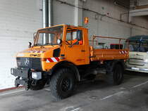 Hanauer Straßenbahn Mercedes Benz Unimog U1450 ist der Abschlepp Wagen wenn mal ein Bus liegen bleibt. Das Foto entstand am 09.09.16 im Betriebshof Hanau bei einer Besichtigung 