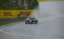 Formula V8 Series Rennfahrzeug, fotografiert beim starken Regen ende April 2016 auf dem Hungaroring.