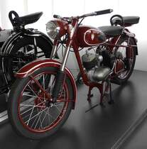 =MZ 125 (123 ccm, 5 PS, Bj. 1958) steht in der Eisenacher Automobilwelt im Juli 2016