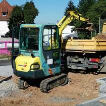 =Yanmar B19 steht für Baggerarbeiten in 36100 Petersberg, August 2016