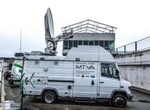 Mercedes-Benz W209 Broadcasting Fahrzeug des ungarischen staatlichen Mediendienstleisters auf dem WTCC Rennen am 24.04.2016.