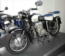 =Simson 425 S (247 ccm, 14 PS, Bj. 1960) steht in der Eisenacher Automobilwelt im Juli 2016
