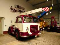 =Autodrehkran ADK III/3 Puma, Bj. 1963, Hersteller VEB Hebezeugwerk Sebnitz steht im sächsischen Nutzfahrzeugmuseum Hartmannsdorf, Juli 2016