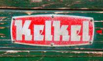 Kelkel, Schriftzug an einem betagten Zweiachsanhnger, die Firma wurde 1933 in Baden-Wrttemberg gegrndet und baute Traktoren und Anhnger, Sept.2016