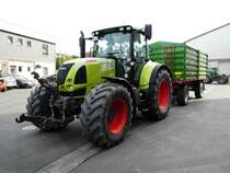 =Claas Arion 640 steht auf dem Betriebshof der Raiffeisen-Warenzentrale in Hünfeld zur Getreideablieferung, August 2016