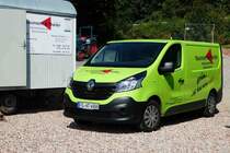 =Renault Trafic dCi 140, 1.6l, 140 PS, der Firma  Naumann & Theiler  steht auf einer Baustelle im 36100 Petersberg-Marbach im August 2016