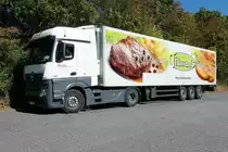 =MB Actros der Spedition  Tevex  rastet im September 2016 auf dem Autohof Fulda-Nord.