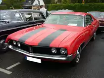 Ford Torino 500 Coupe des Modelljahres 1971. Die Modellreihe 500 ist als mittlere Ausstattungsvariante des 1971´er Torino anzusehen. Der Käufer konnte zwischen fünf Motorisierungen wählen: 6-Zylinderreihenmotor mit 4097 cm³ und drei V8-motoren mit Hubräumen von 4949, 5752 und 7030 cm³. Herbstfest an der Düsseldorfer Classic Remise am 02.10.2016.