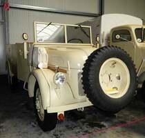 =Steyr-Daimler-Puch AU 2000 A/02, Bj. 1944, in Lizenzherstellung von Auto-Union Chemnitz.
Fotografiert im sächsischen Nutzfahrzeugmuseum in Hartmannsdorf im Juli 2016