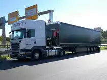 =Scania rastet im September 2016 auf dem Autohof Fulda-Nord.