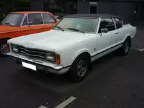 Ford Taunus TC Coupe 1.6 GXL. 1970 - 1975. Während die Ausstattungsvariante 1.6l XL aus 
1576 cm³ Hubraum 72 PS leistete, kam die GXL-Version durch die Bestückung mit einem Weber
32/38 Fallstromvergaser auf 88 PS. Herbstfest an der Düsseldorfer Classic Remise am 02.10.2016.