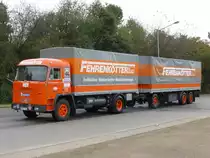 Büssing BS 16 L als Teilnehmer der 15. Deutschlandfahrt für historische Nutzfahrzeuge beim Zwischenstopp in Trier am 05.09.2016 (Produktionszeitraum 1969 bis 1971 in 2.100 Exemplaren. Dieses Exemplar ist Baujahr 1970, 310 PS, Höchstgeschwindigkeit 82 km/h, Länge der Zugmaschine 8,10 m, Höhe der Zugmaschine 3,90 m bei einem Leergewicht von 7.980 kg und einem Gesamtgewicht von 16.000 kg. Der Anhänger hat eine Länge 8,50 m und eine Höhe von 3,90 m bei einem Leergewicht von 6.480 kg und einem Gesamtgewicht von 18.000 kg.)