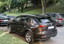 Lexus NX300h, fotografiert in dem budapester Burgviertel, am 28.08.2016.