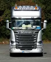 =Scania R520 steht im Oktober 2016 auf dem Autohof Fulda-Nord. Dem netten Fahrer allzeit  Gute Fahrt .