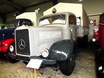 =MB L 4500 S, Bj. 1942, gesehen im sächsischen Nutzfahrzeugmuseum in Hartmannsdorf im Juli 2016