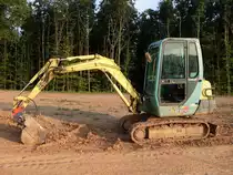 Yanmar B 25V bei der Erschließung eines Neubaugebietes bei Trier, 17.08.2008