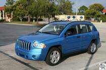 2006er Jeep Compass auf den Parkplatz vor unserem Hotel in Kissimmee bei Orlando in Florida / USA am 1. Oktober 2008.