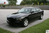 2005er Dodge Charger auf den Parkplatz vor unserem Hotel in Kissimmee bei Orlando in Florida / USA am 1. Oktober 2008.