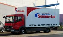 =MB Atego 818 der Firma  SOMMERLAD  steht bereit zur Möbelauslieferung, September 2016