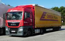 =MAN der Spedition OMEGA rastet im Oktober 2016 auf dem Autohof Fulda Nord