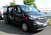 =Opel Vivaro, fotografiert beim Fuldaer Autotag im August 2016 