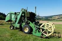 =John Deere - Lanz - Mähdrescher, gesehen beim John Deere - Lanz - Treffen im Kirchheim am See im August 2016