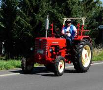 =IHC rollt im Festzug beim Pferdsdorfer Oldtimertag im August 2016