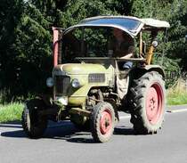 =Fendt Fix rollt im Festzug beim Pferdsdorfer Oldtimertag im August 2016