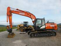 Hitachi Zaxis ZX 210 LC-5 eingesetzt beim Bau der B50n, 15.05.2016