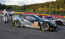 Nch Rennende abgestellter LMGTE, Porsche 911 RSR 991, Nr.88 von Proton Competition bei der European Le Mans Series am 25.9.2016 in Spa Francorchamps. 