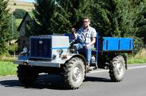 =Eigenbauschlepper unterwegs beim Festzug anl. Pferdsdorfer Oldtimertag im August 2016