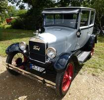 Ford, Oldtimer-PKW, ausgestellt beim Bulldogtreffen Rheinhausen, Aug.2016