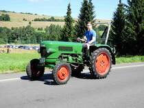 =Fendt Fix unterwegs beim Festzug anl. Pferdsdorfer Oldtimertag im August 2016