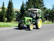 =John Deere 920 unterwegs beim Festzug anl. Pferdsdorfer Oldtimertag im August 2016