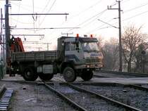 STEYR 19S36 quert den Bahnbergang in Bruck/L.; 081210